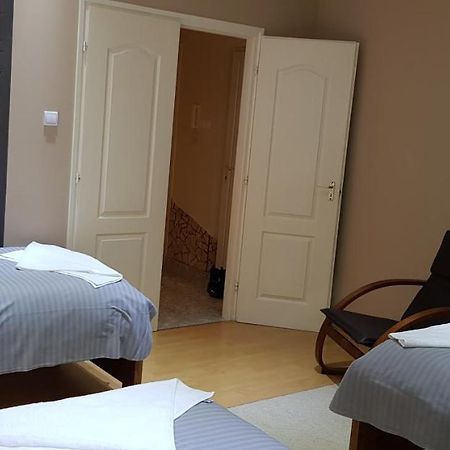 Bed and Breakfast Alice Panzio Kalocsa Esterno foto
